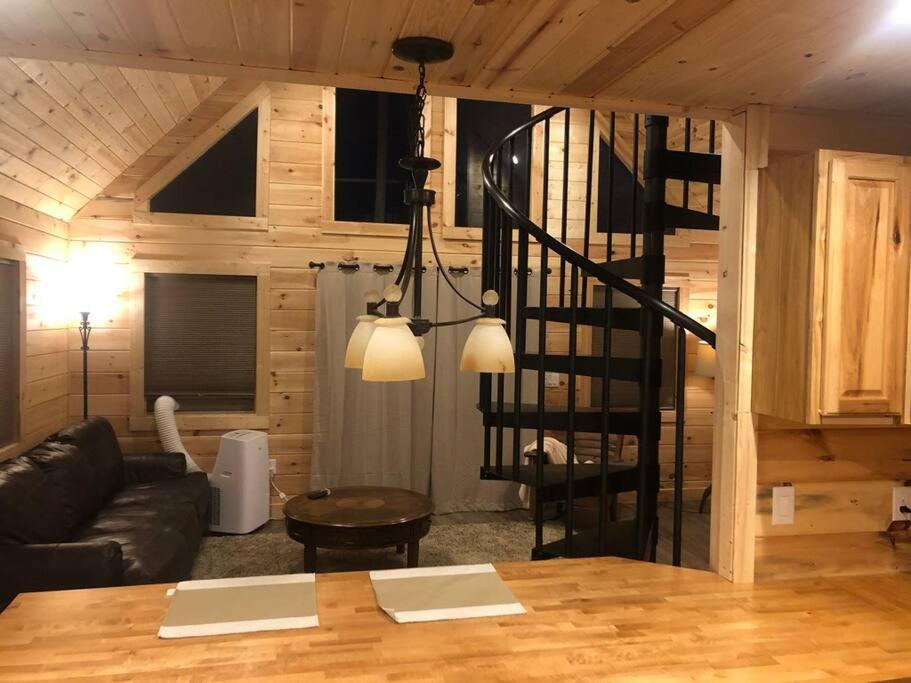 Cozy 1 Bedroom Cabin In The Heart Of Jonesborough Extérieur photo